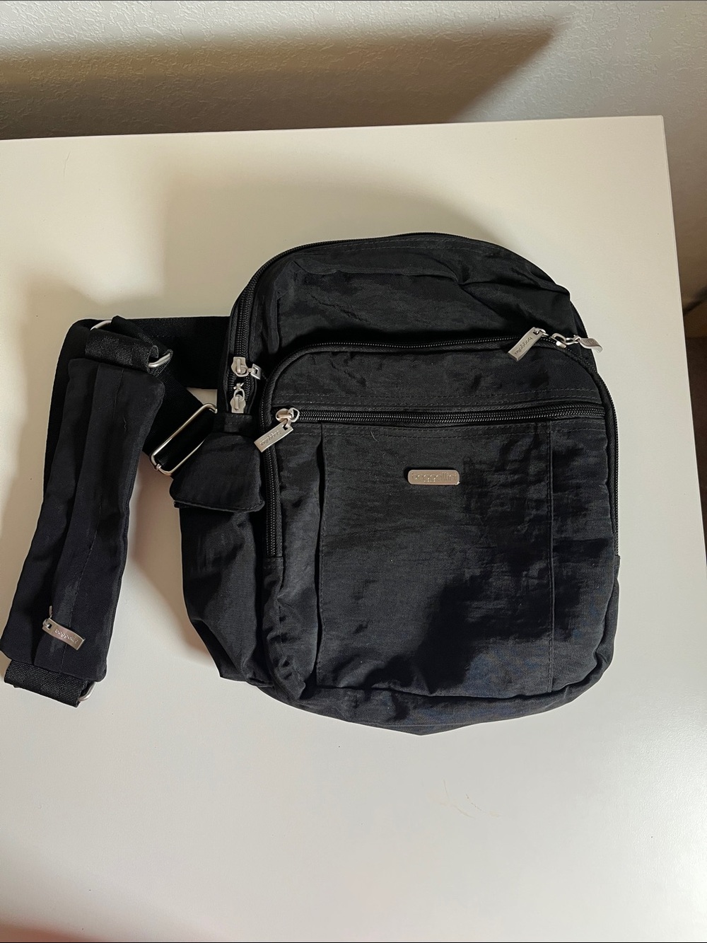 Womens Baggalini Black Crossbody Everyday Carry Bag